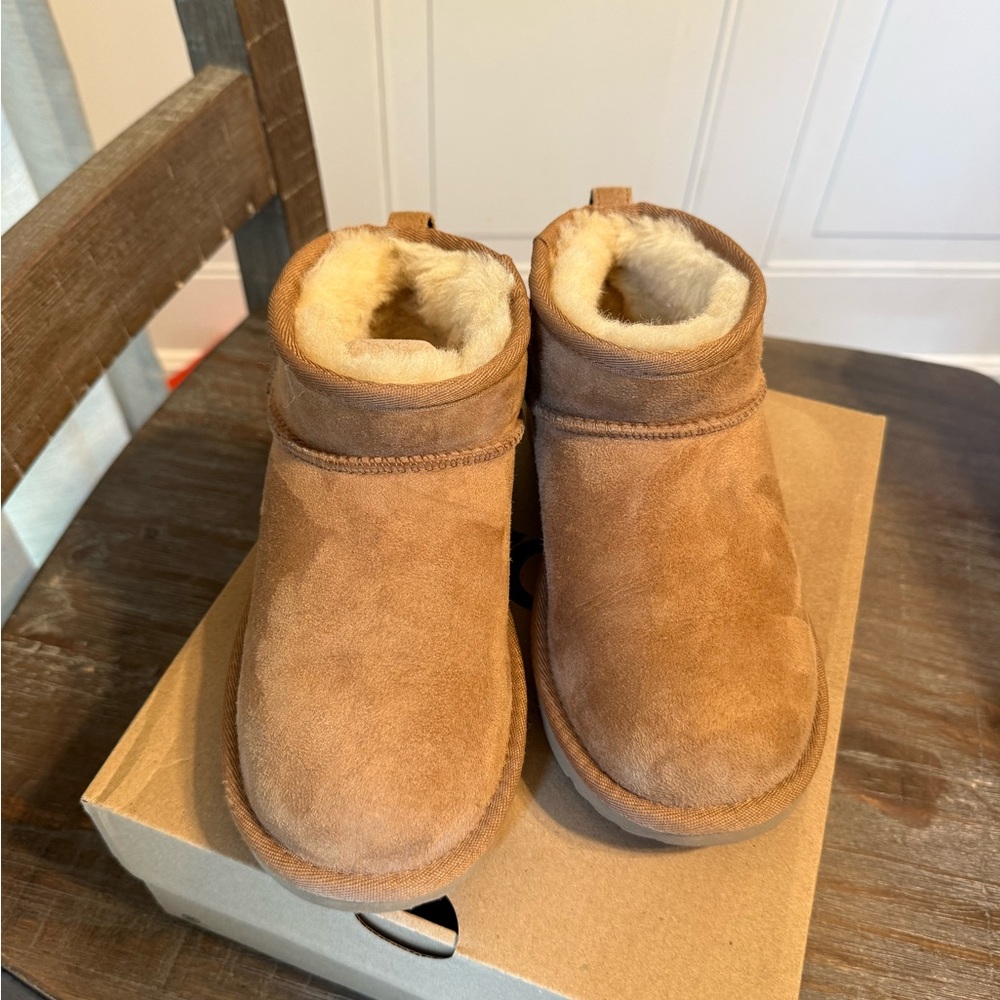 UGG Kids Classic Ultra Mini Boots in chestnut